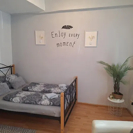 Апартаменты B&j *